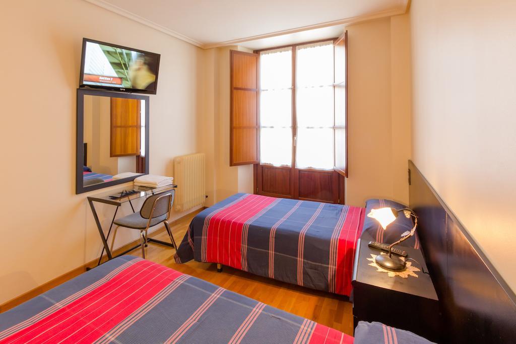 Pension Logrono Bilik gambar